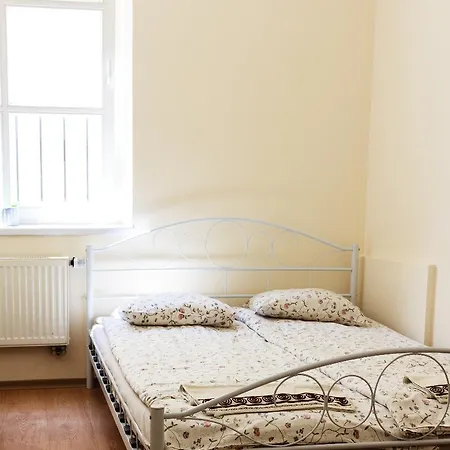 Hostel Heynow Rooms, And In Center Krasków