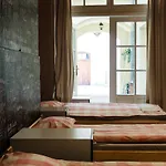호스텔 Heynow Rooms, And In Center