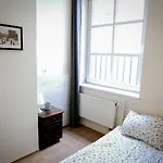 호스텔 Heynow Rooms, And In Center