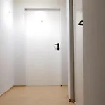 Heynow Rooms, And In Center 호스텔 *