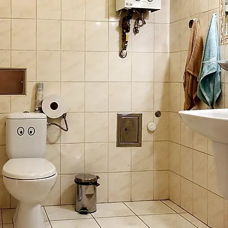 Hostel Heynow Rooms, And In Center Krasków