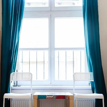 Heynow Rooms, And In Center Vandrarhem *