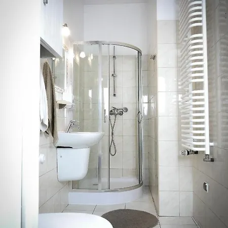 Heynow Rooms, And In Center *