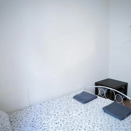 Heynow Rooms, And In Center * Krasków