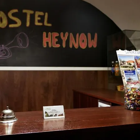 Heynow Rooms, And In Center Krakkó