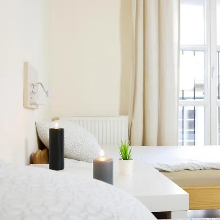 אכסניה Heynow Rooms, And In Center קרקוב