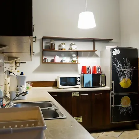 אכסניה Heynow Rooms, And In Center *