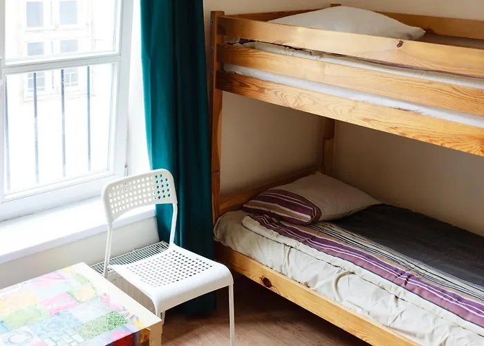 Heynow Rooms, And In Center