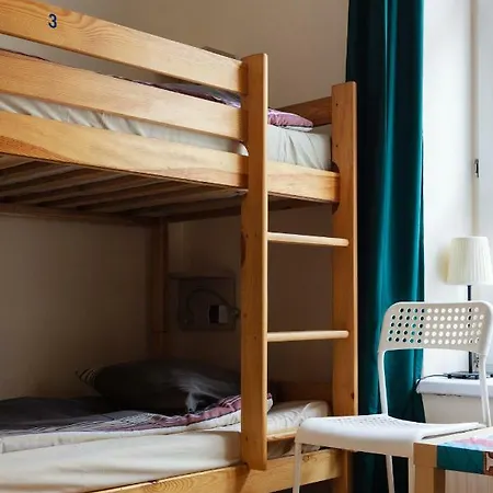 Albergue Heynow Rooms, And In Center