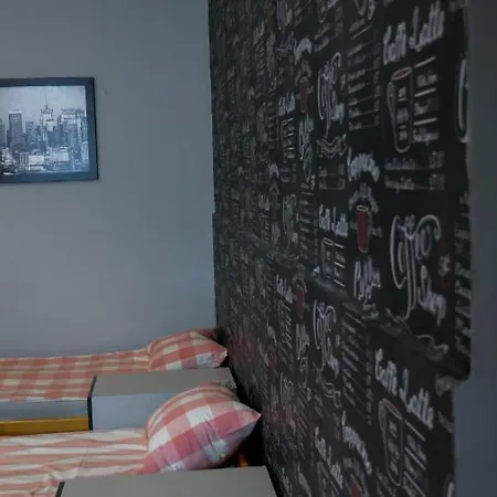 Heynow Rooms, And In Center