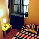 Heynow Rooms, And In Center Auberge de jeunesse *