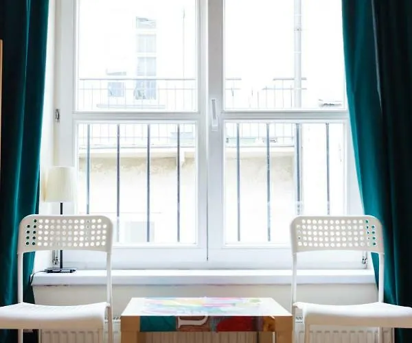 Hostel Heynow Rooms, And In Center *